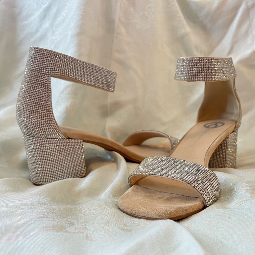 Wishbone Collection Addison heels